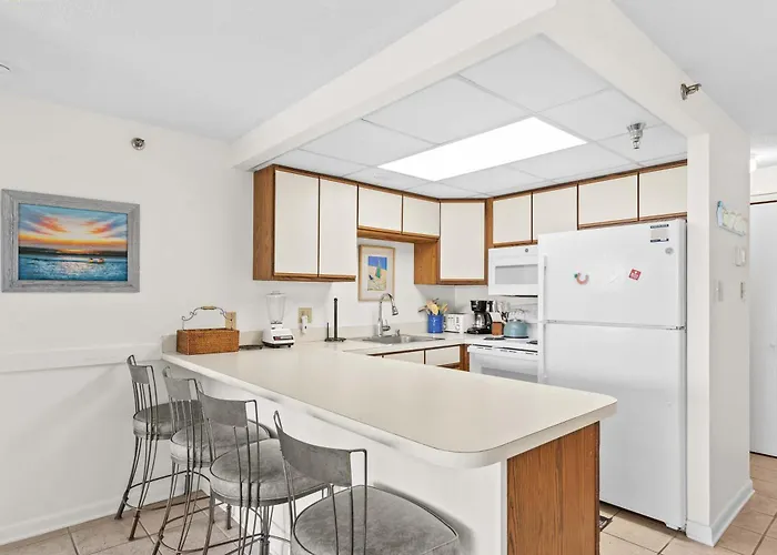 Sandy Square 103